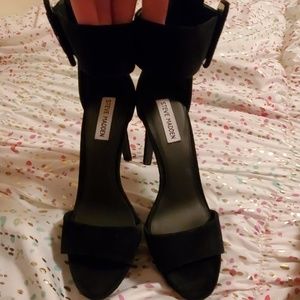 Black velvet Steve Maden